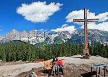 Wanderung zum Gipfelkreuz am Rittisberg in Ramsau