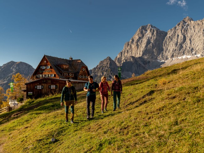 Wanderung zur Austria Hütte mit Besuch des Alpinmuseums